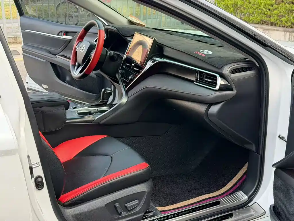 Toyota Camry — миниатюра 8