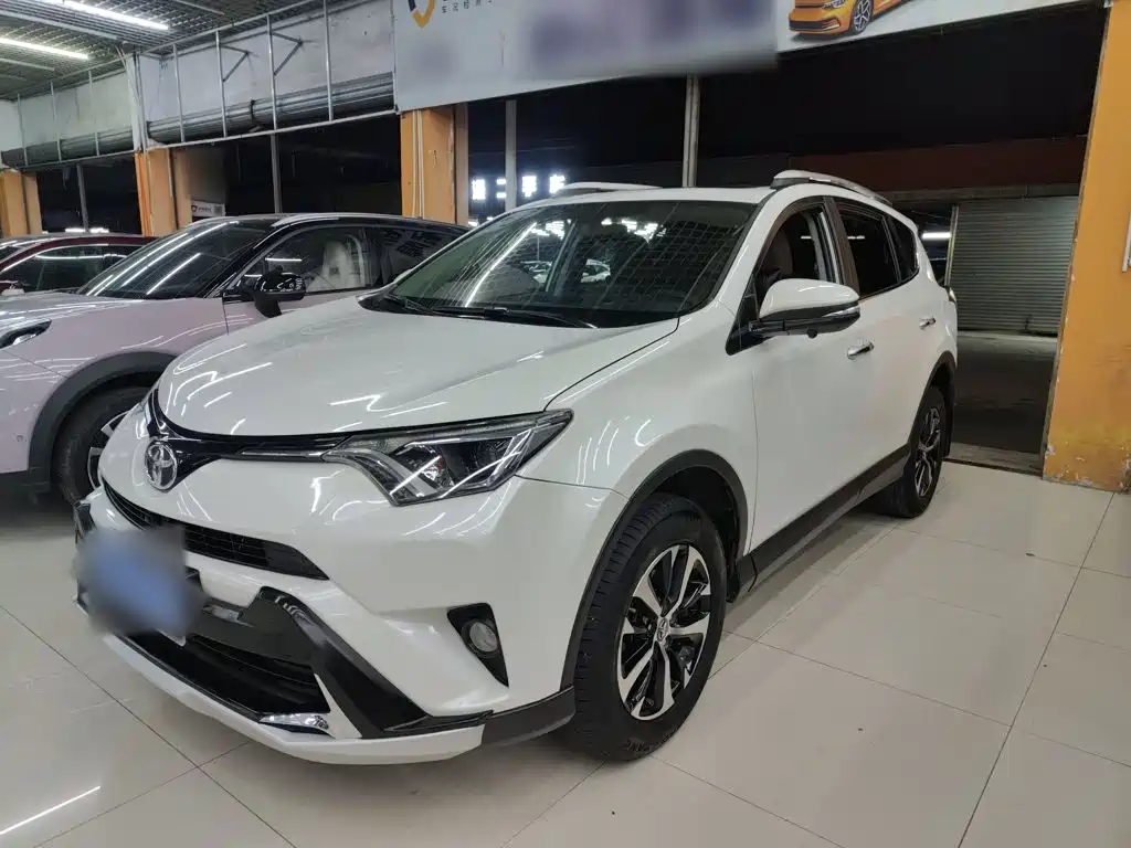 Toyota RAV4 — миниатюра 2
