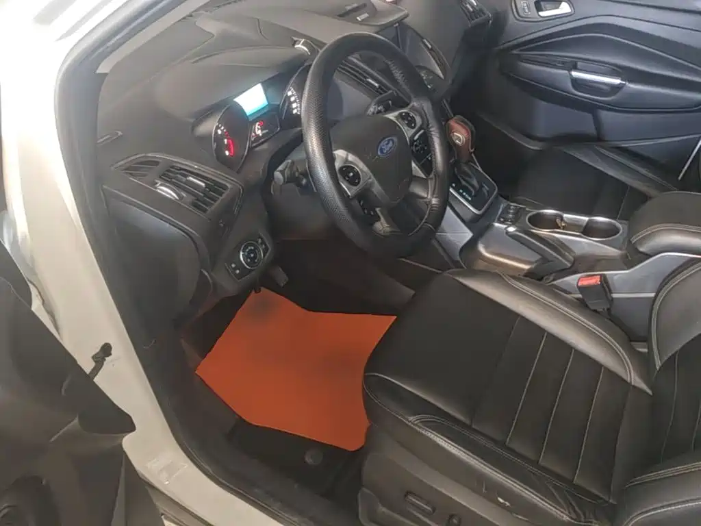 Ford Kuga — миниатюра 16