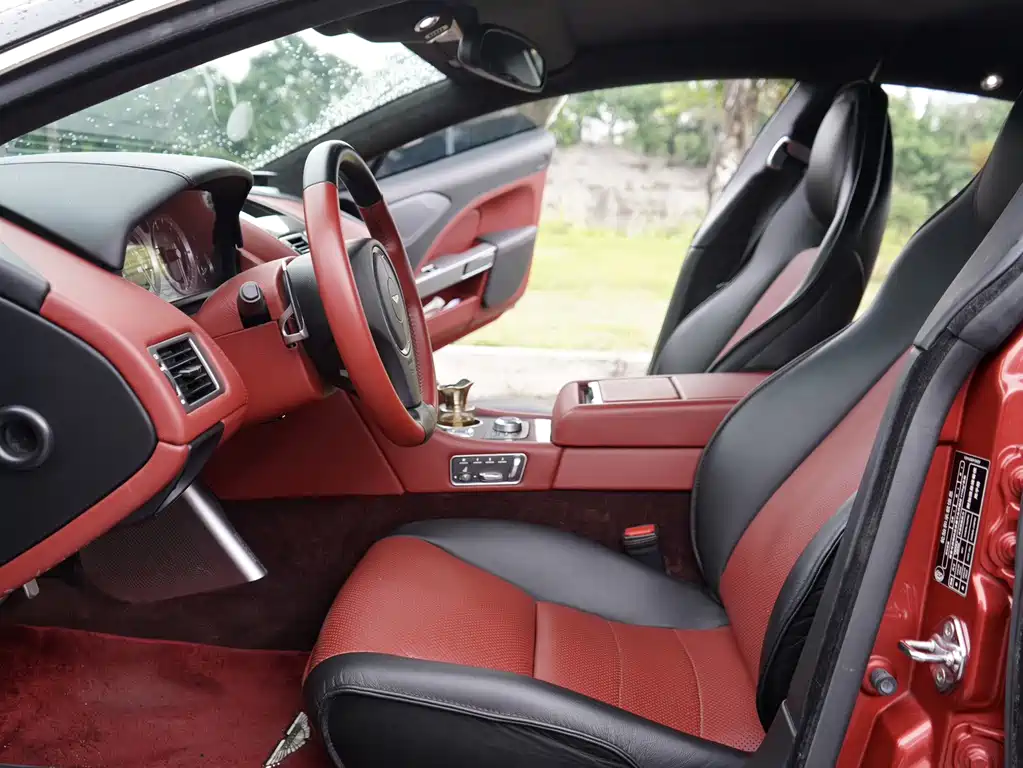 Aston Martin Rapide — миниатюра 13