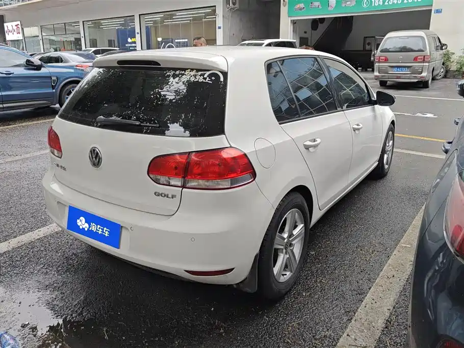 Volkswagen Golf 2012 1.6 AT Comfort