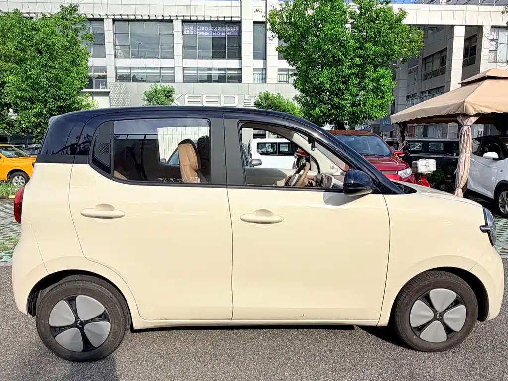 Wuling MINIEV — миниатюра 4