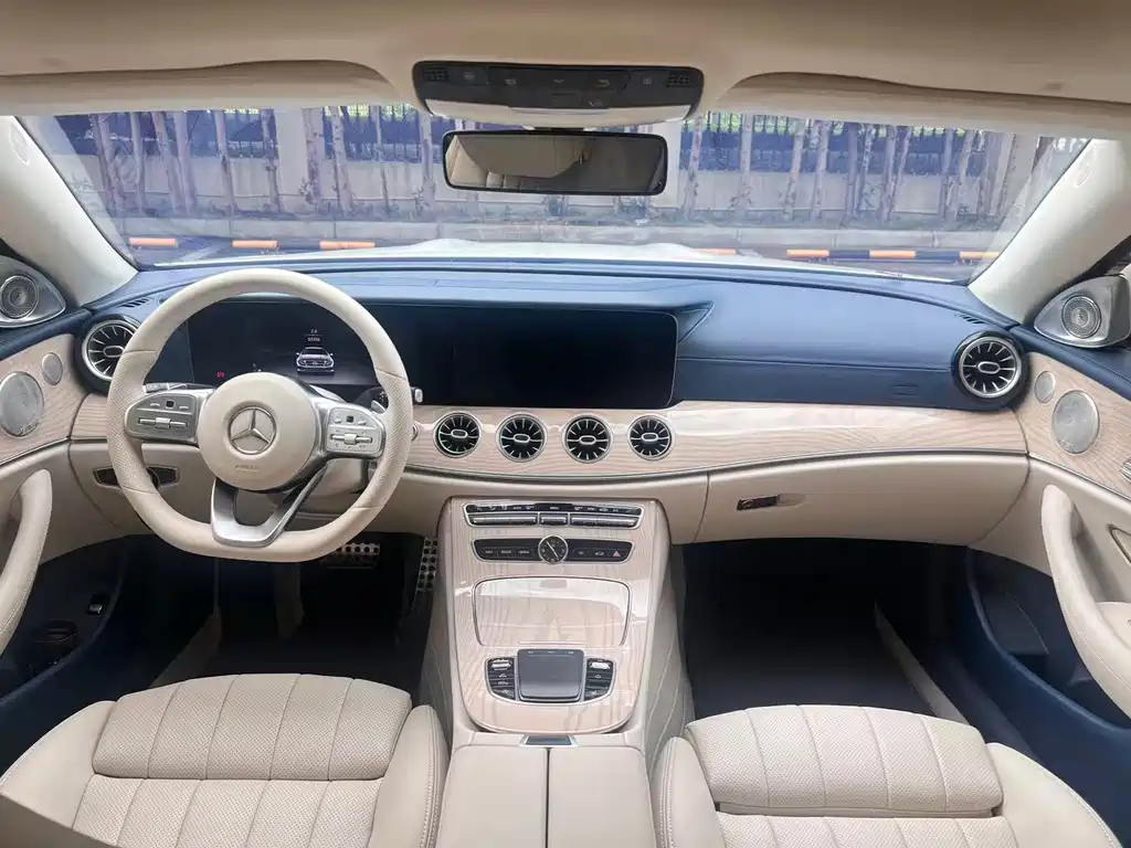 Mercedes-Benz E-Class (Import) — миниатюра 12