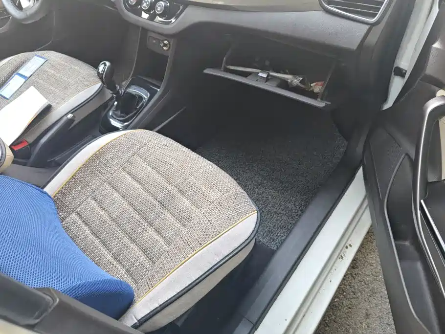 Baojun 310W — миниатюра 8