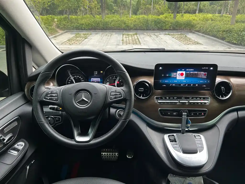 Mercedes-Benz V-Class — миниатюра 7