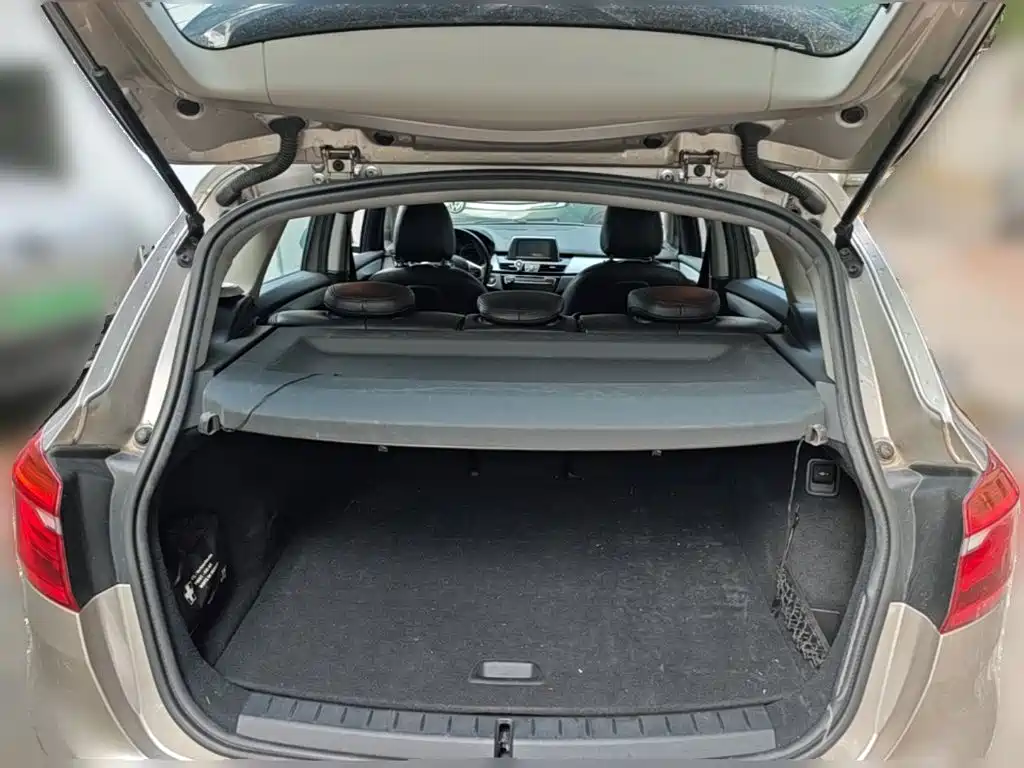 BMW 2 Series Active Tourer — миниатюра 10