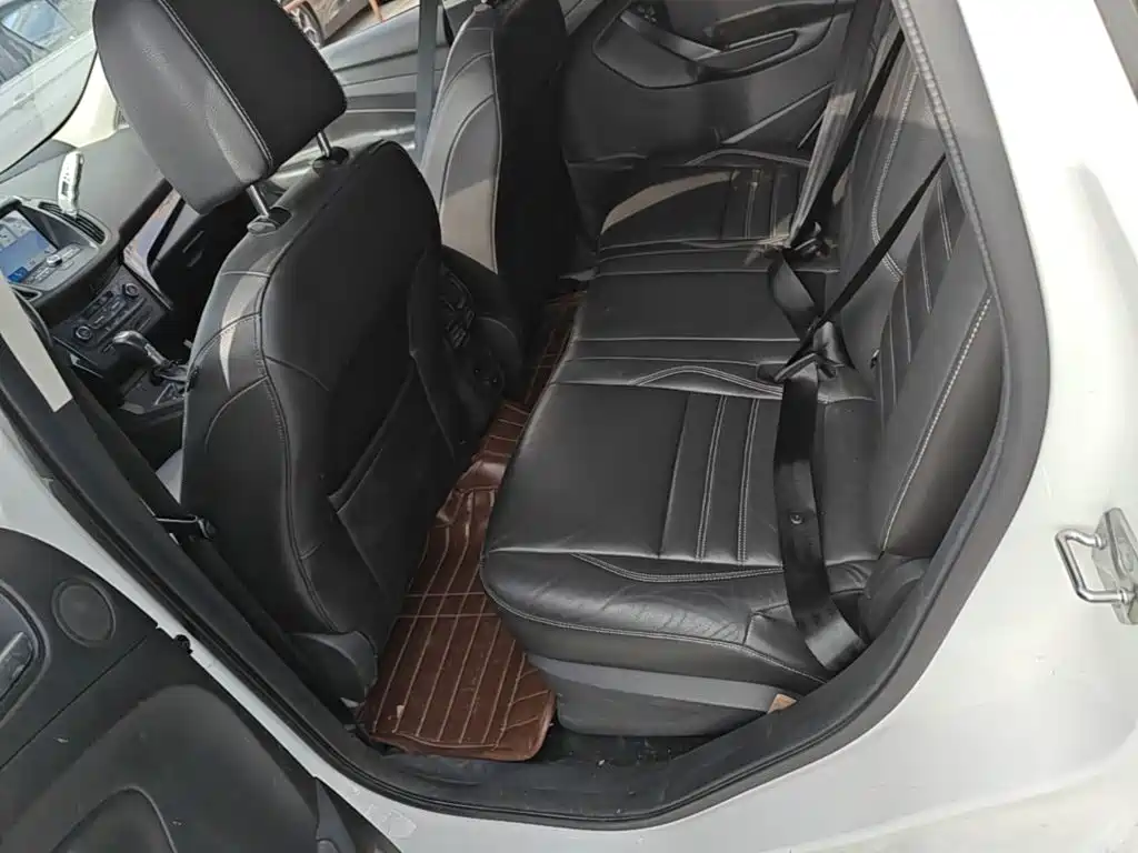 Ford Kuga — миниатюра 17