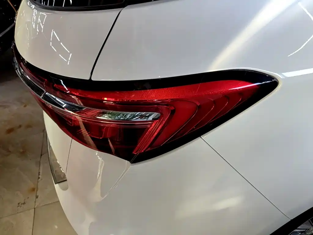 BYD MAX — миниатюра 8