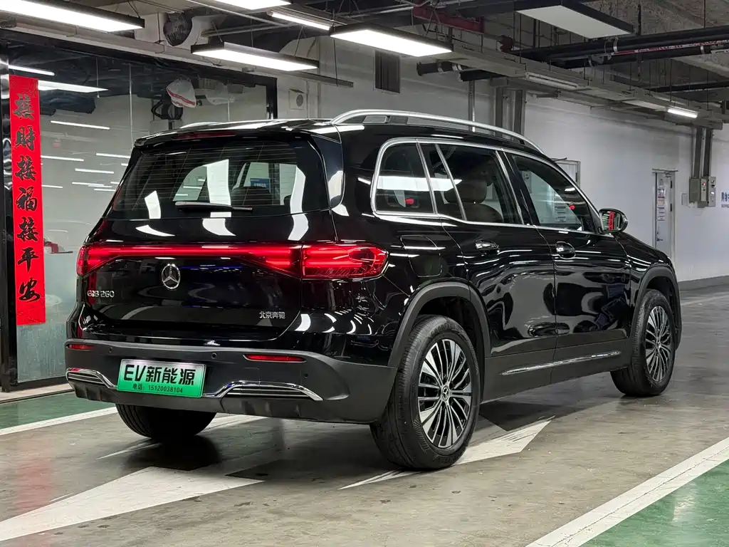 Mercedes-Benz EQB — миниатюра 12