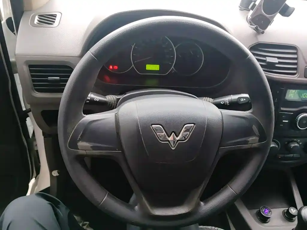 Wuling Hongguang — миниатюра 11
