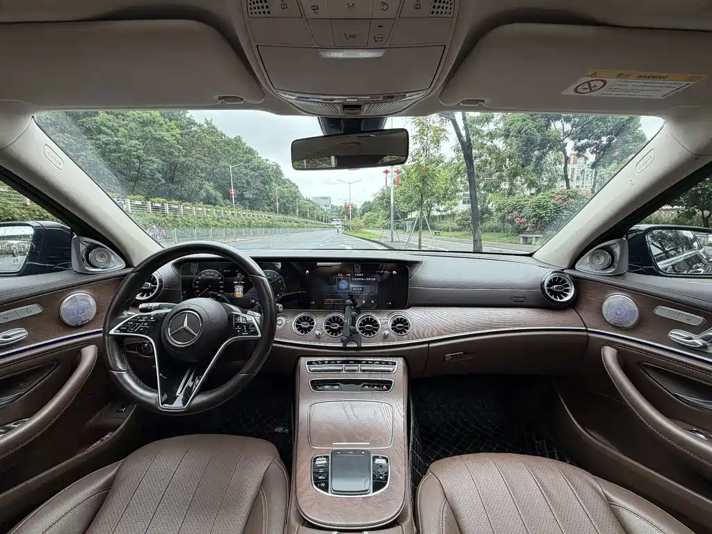 Mercedes-Benz E-Class — миниатюра 8
