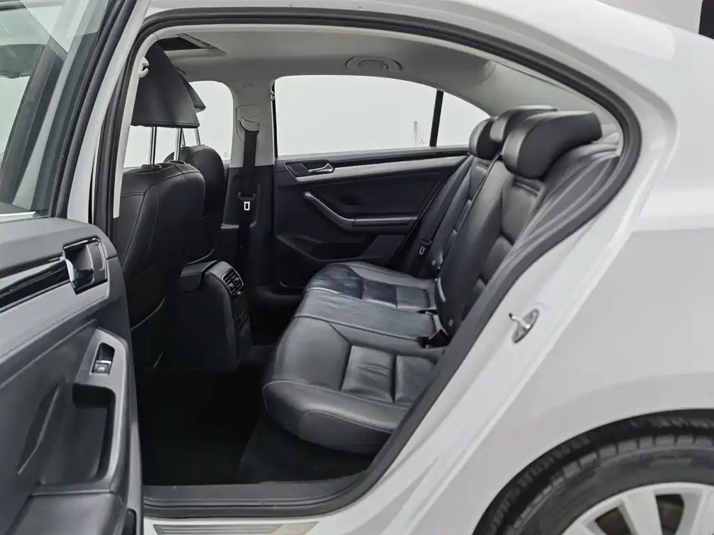 Volkswagen Sagitar — миниатюра 15