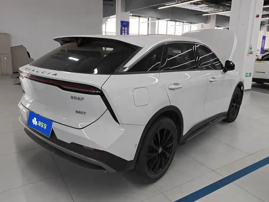 Venucia V — миниатюра 3