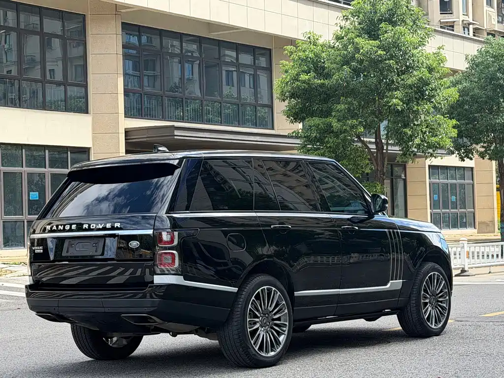 Land Rover Range Rover — миниатюра 17