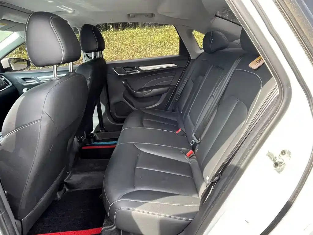 Roewe Roewe i6 Classic — миниатюра 6