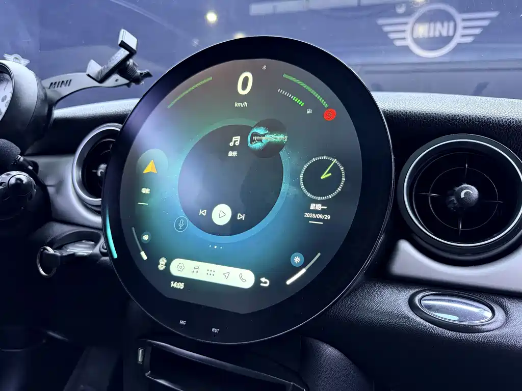 MINI Mini Clubman — миниатюра 9