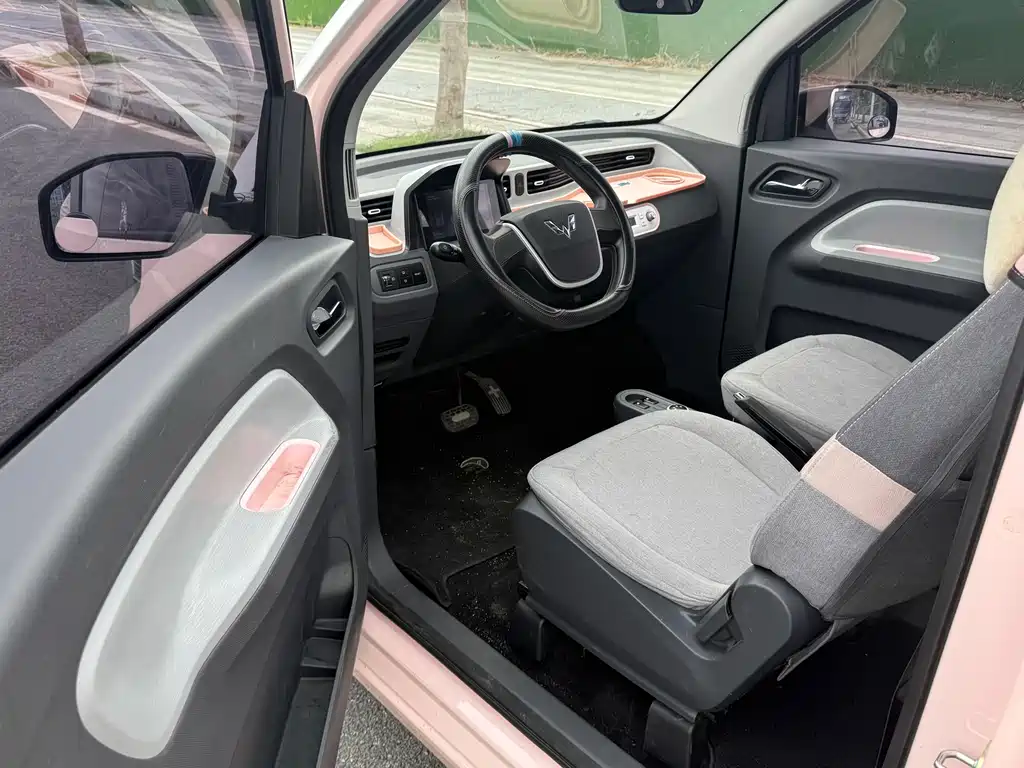 Wuling MINIEV — миниатюра 6