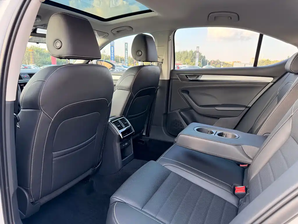 Skoda Superb — миниатюра 16