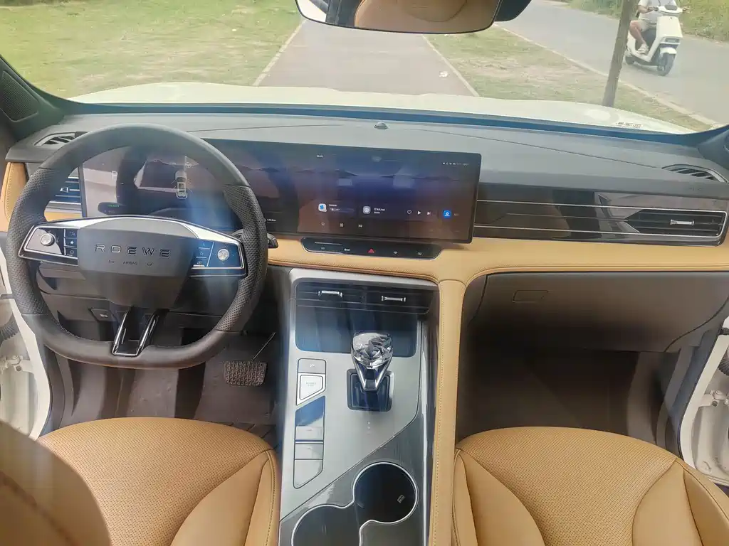 Roewe RX5 New Energy — миниатюра 15