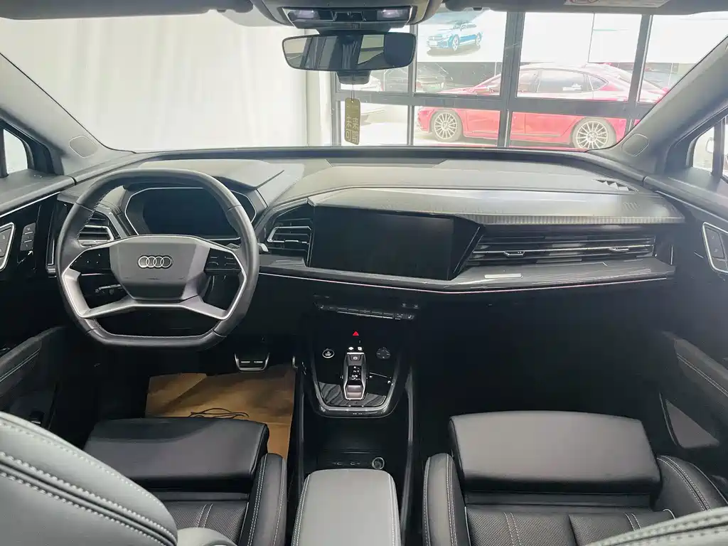 Audi Q4 e-tron — миниатюра 7