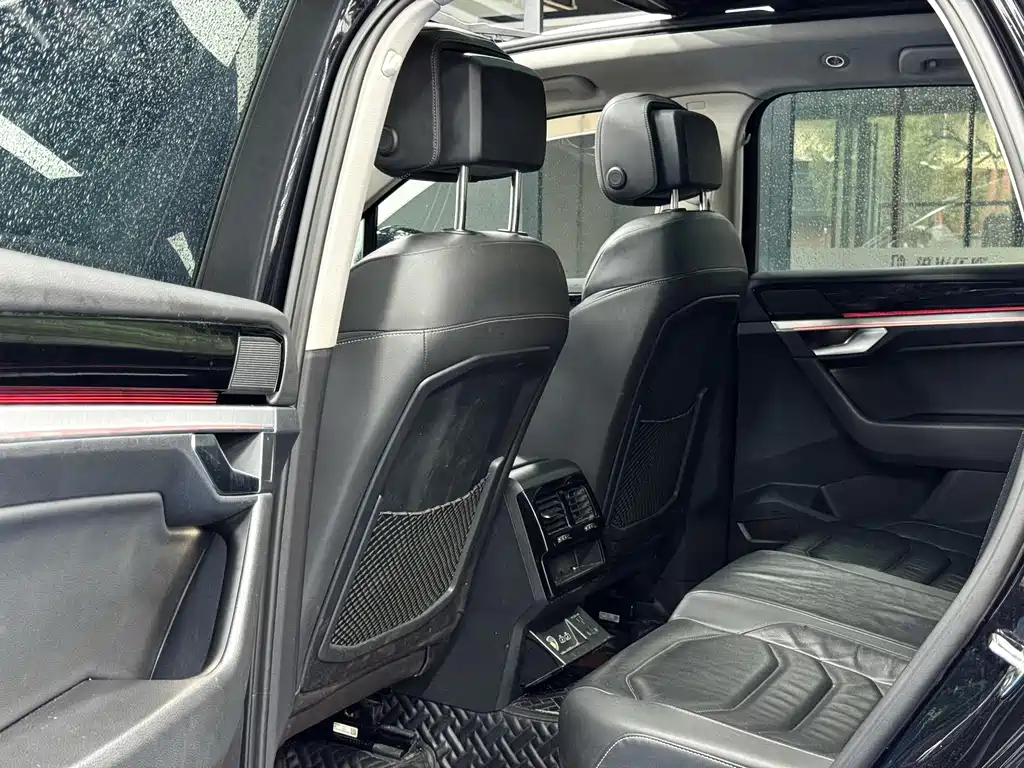 Volkswagen Touareg — миниатюра 6