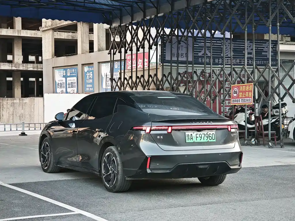 Lynk & Co 07 EM-P — миниатюра 5