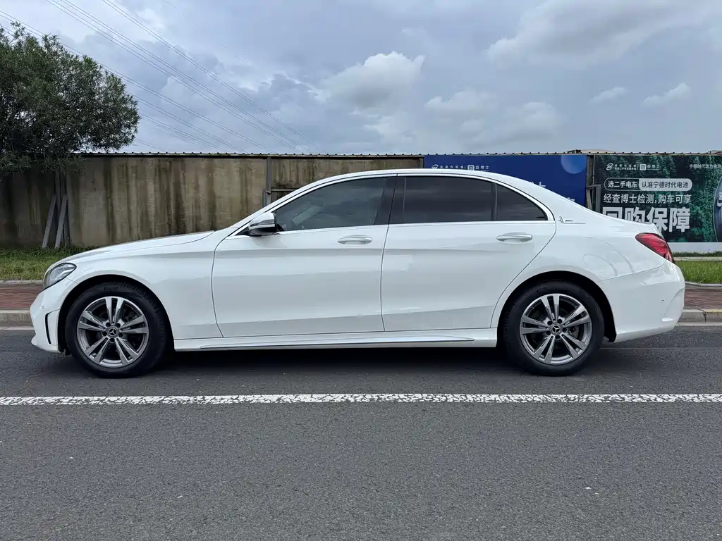 Mercedes-Benz C-Class — миниатюра 3
