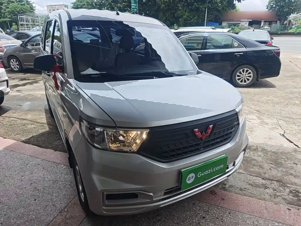 Wuling Hongguang V — миниатюра 4