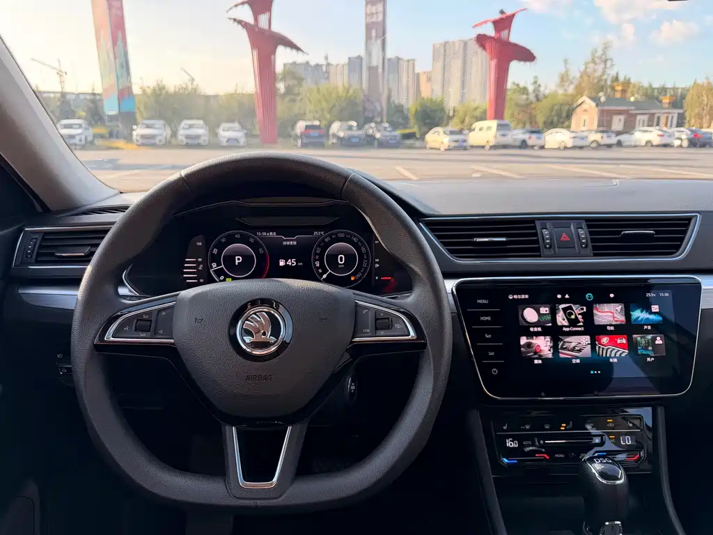 Skoda Superb — миниатюра 7