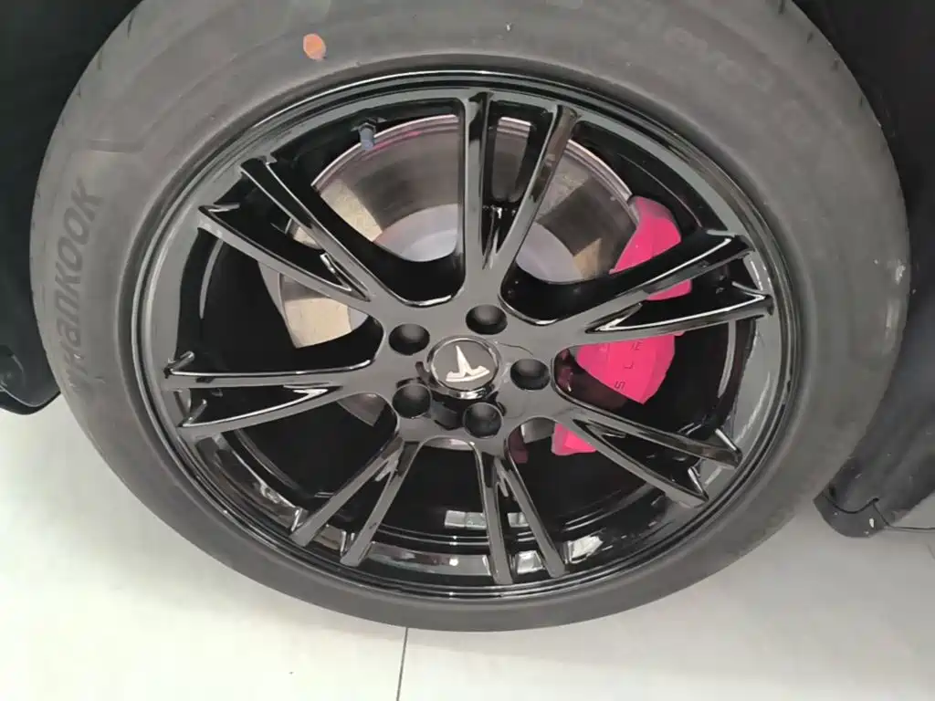 Tesla Model Y — миниатюра 23