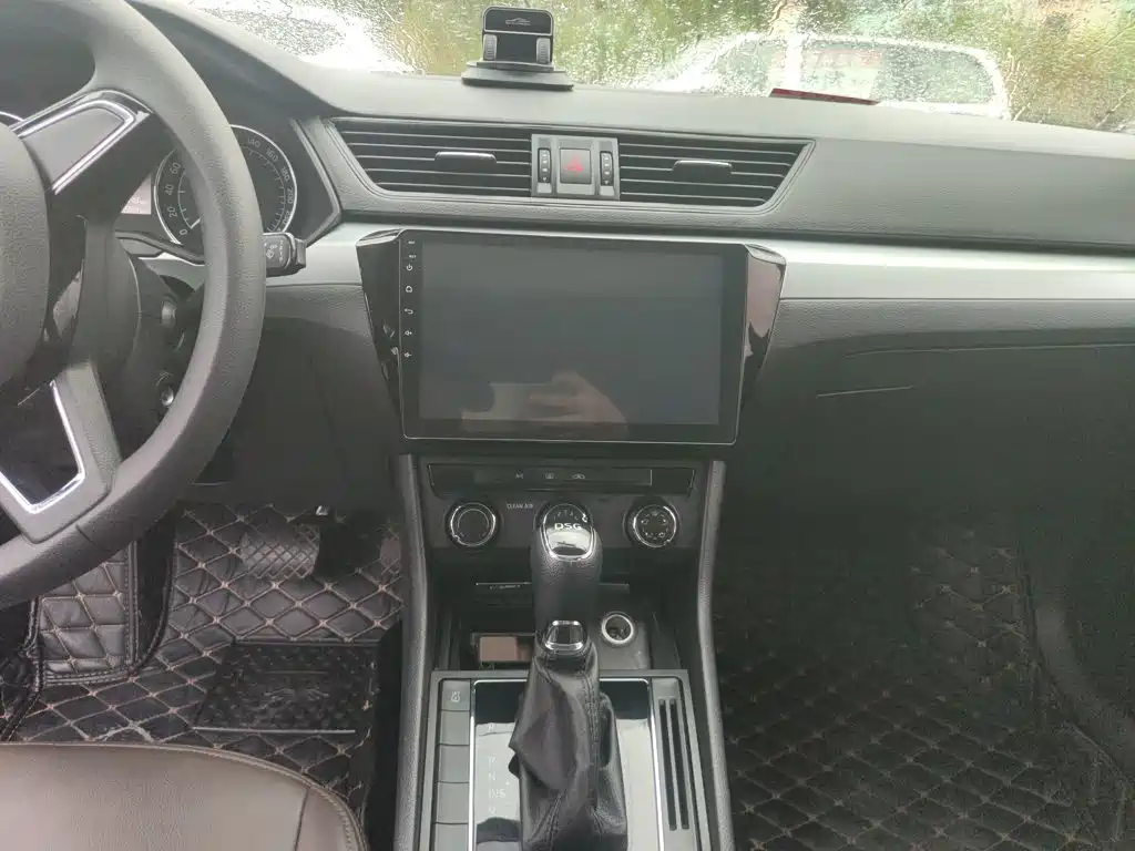Skoda Superb — миниатюра 16