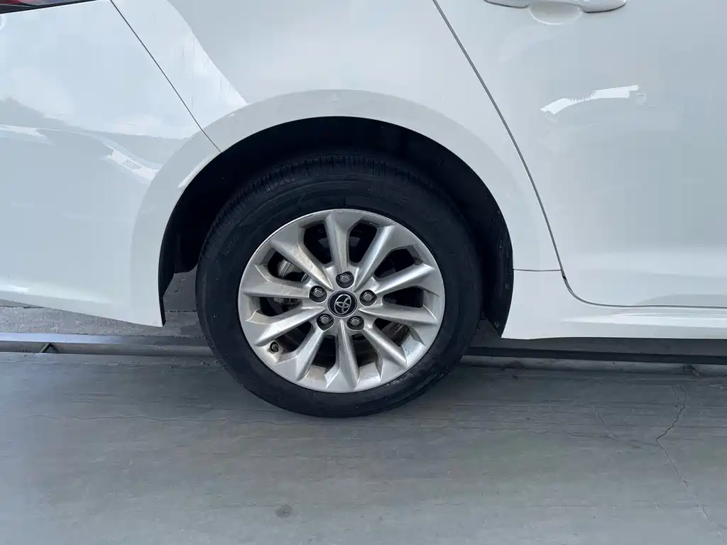 Toyota Corolla — миниатюра 8