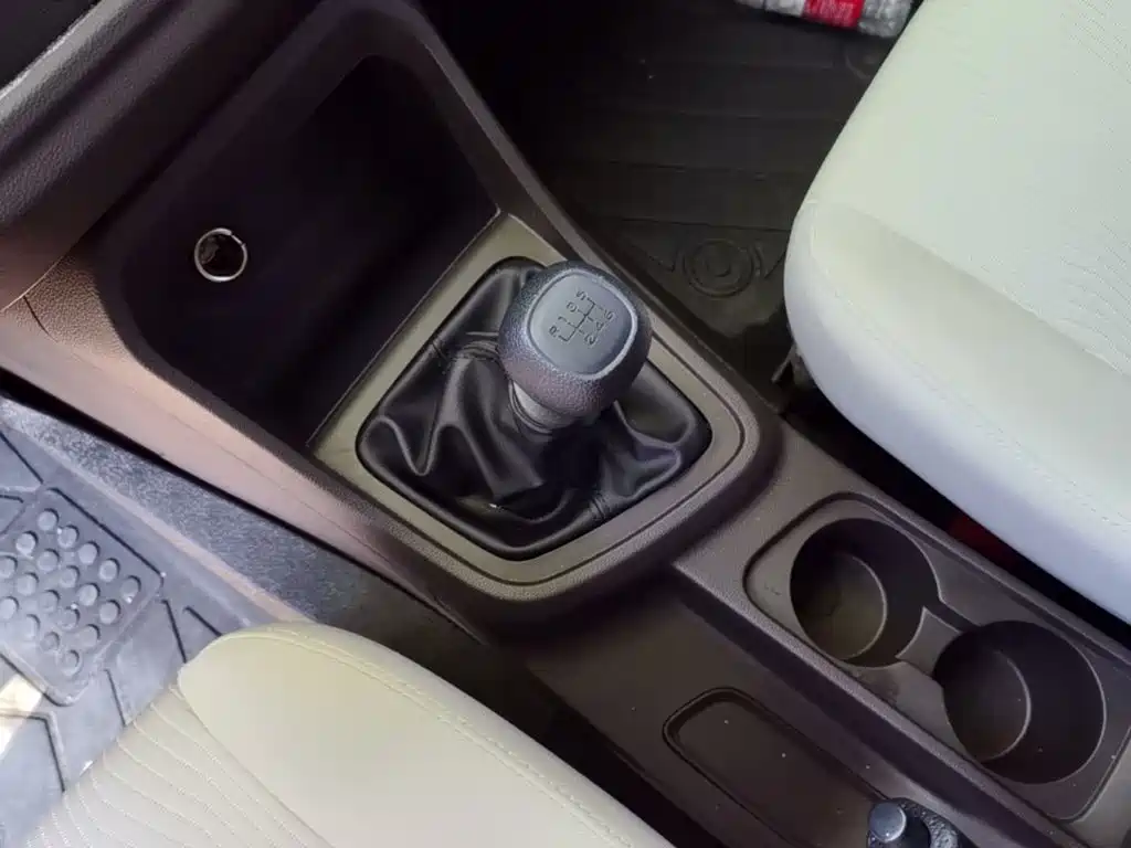 Wuling Hongguang V — миниатюра 14