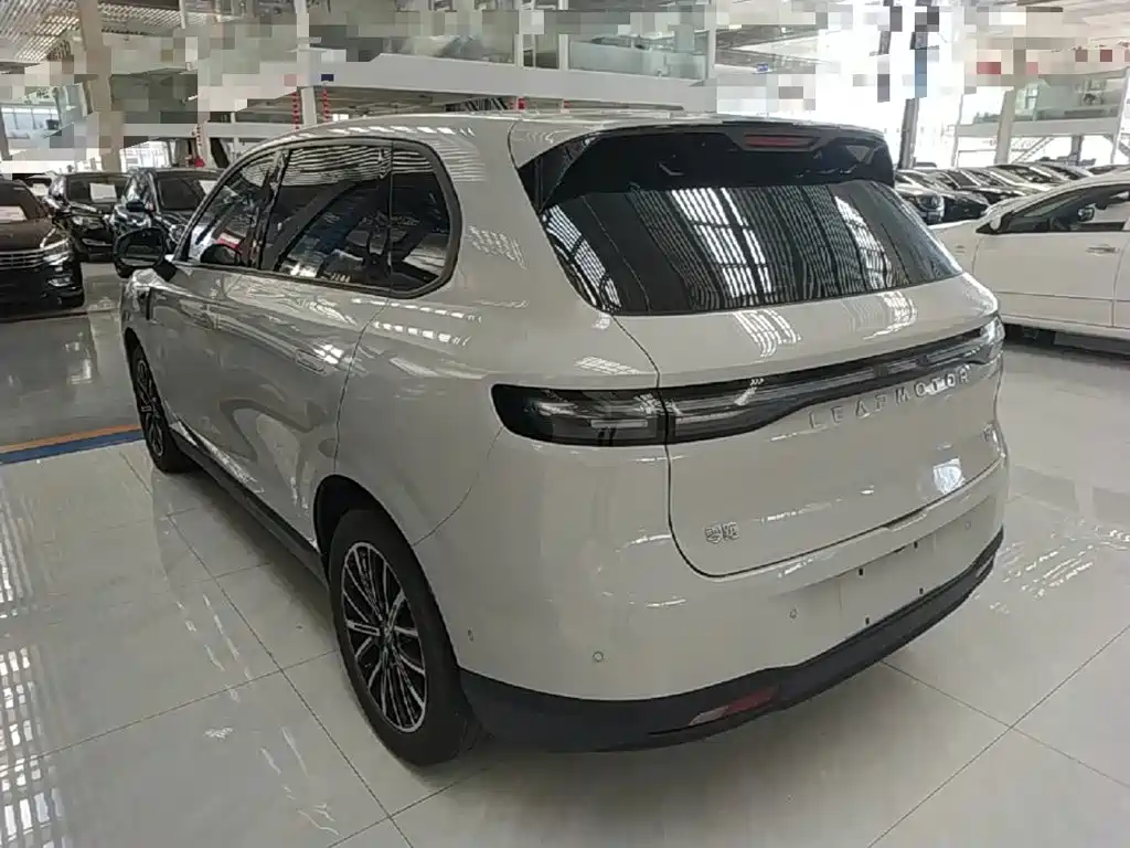 Leapmotor Leapmotor B10 — миниатюра 5