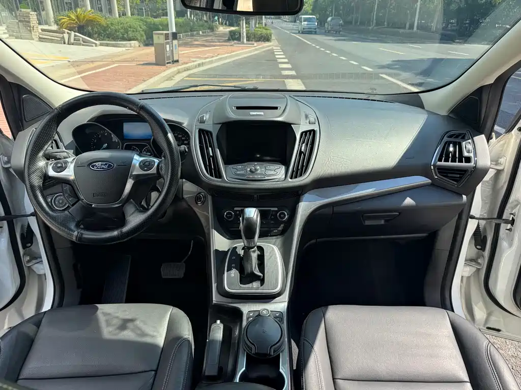 Ford Kuga — миниатюра 11