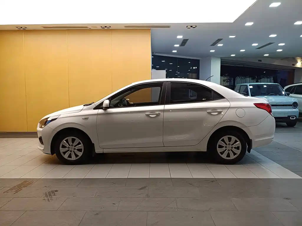 Hyundai Verna - фото 6