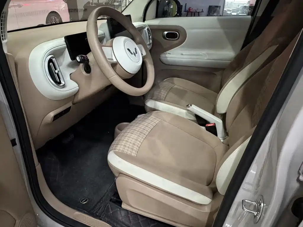 Wuling MINIEV — миниатюра 5