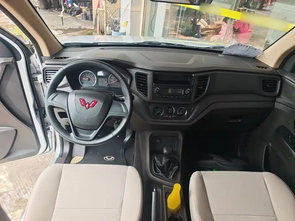 Wuling Hongguang V — миниатюра 10