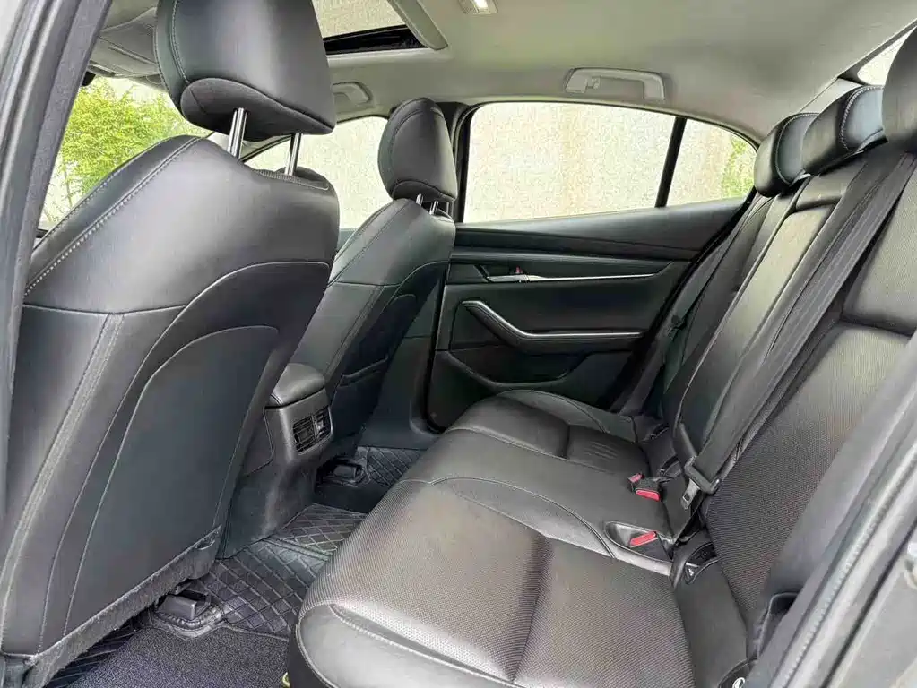 Mazda 3 Axela — миниатюра 8