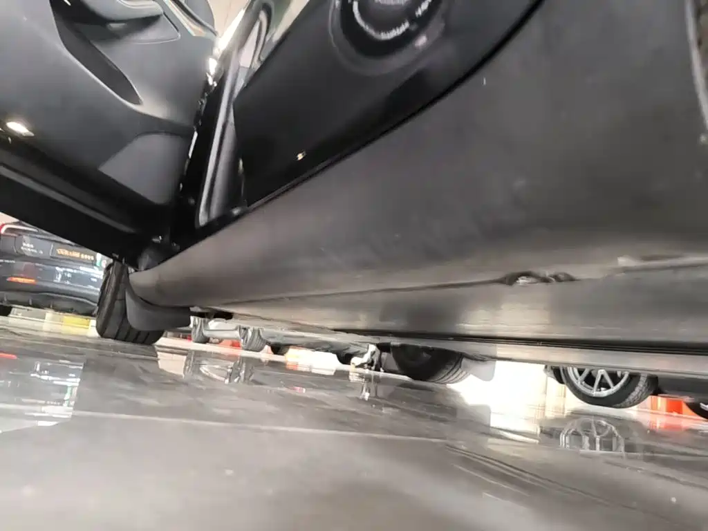 Tesla Model Y — миниатюра 22