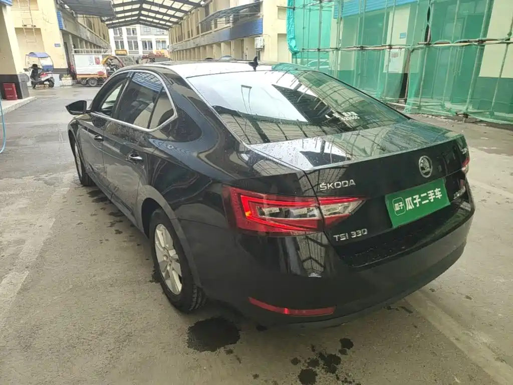 Skoda Superb — миниатюра 6