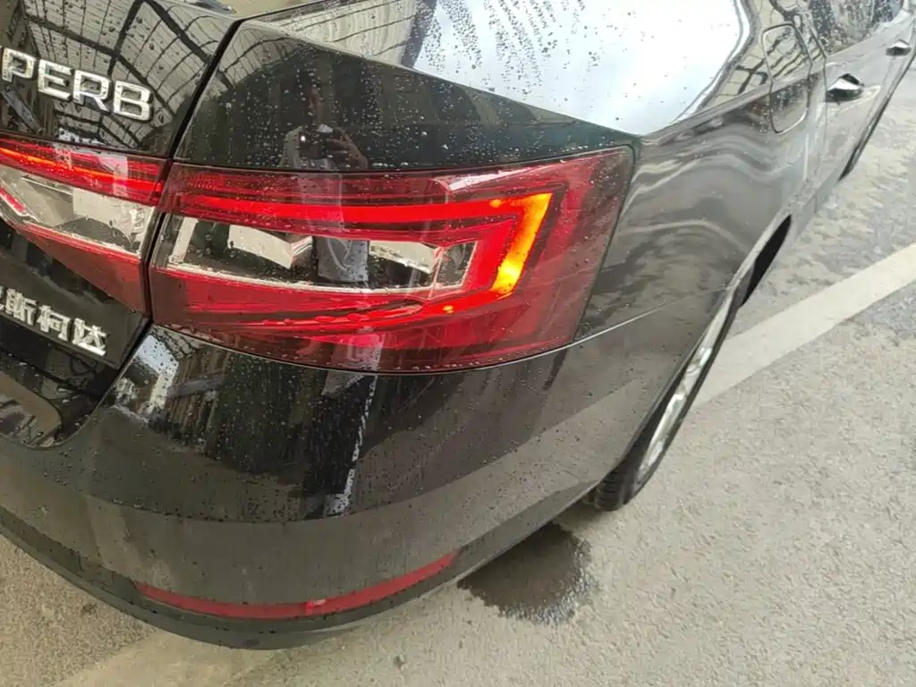 Skoda Superb — миниатюра 10