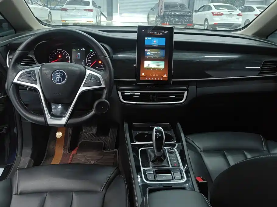 BYD MAX — миниатюра 12