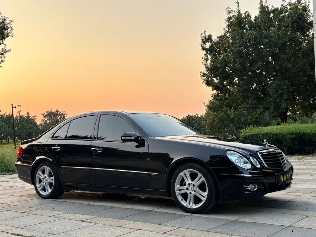 Mercedes-Benz E-Class — миниатюра 6