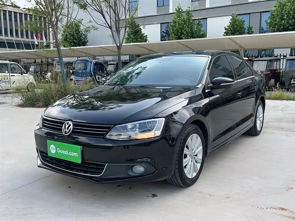 Volkswagen Sagitar 2015