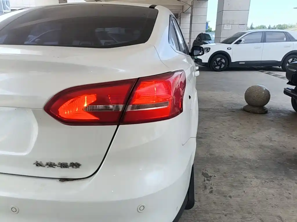 Ford Focus — миниатюра 8