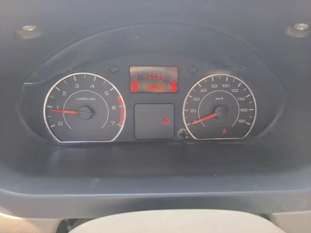 Wuling Rongguang V — миниатюра 12