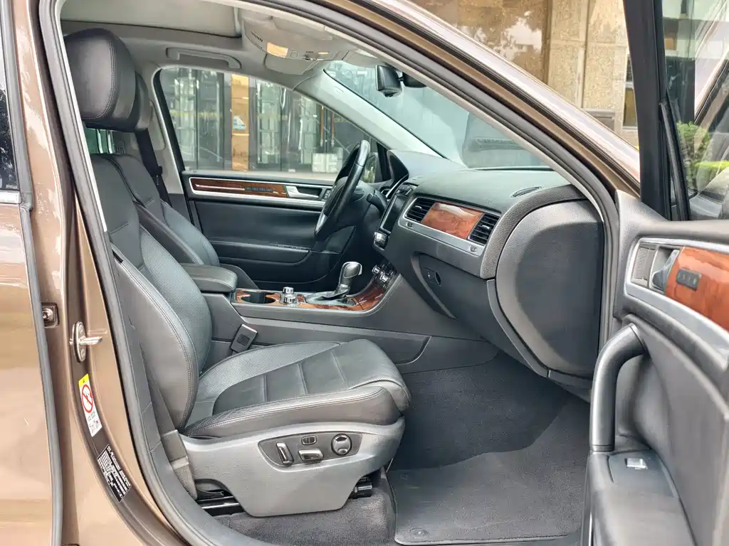 Volkswagen Touareg — миниатюра 12