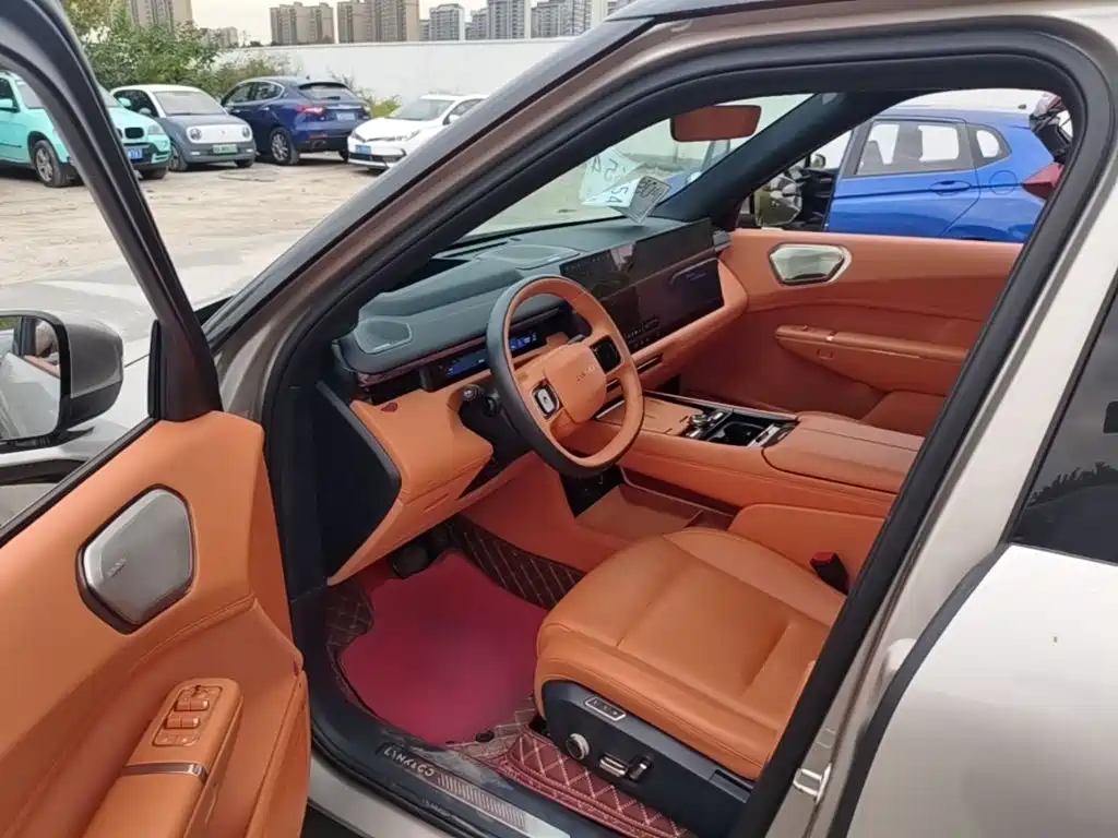 Lynk & Co 900 — миниатюра 16