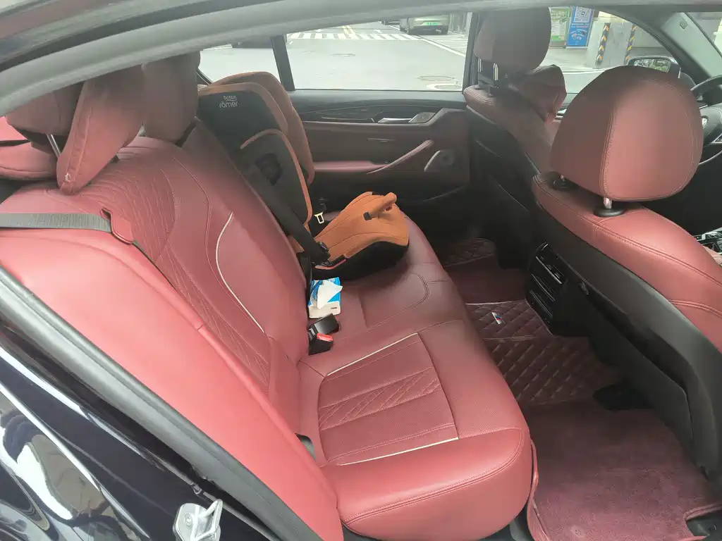 BMW 5 Series — миниатюра 16